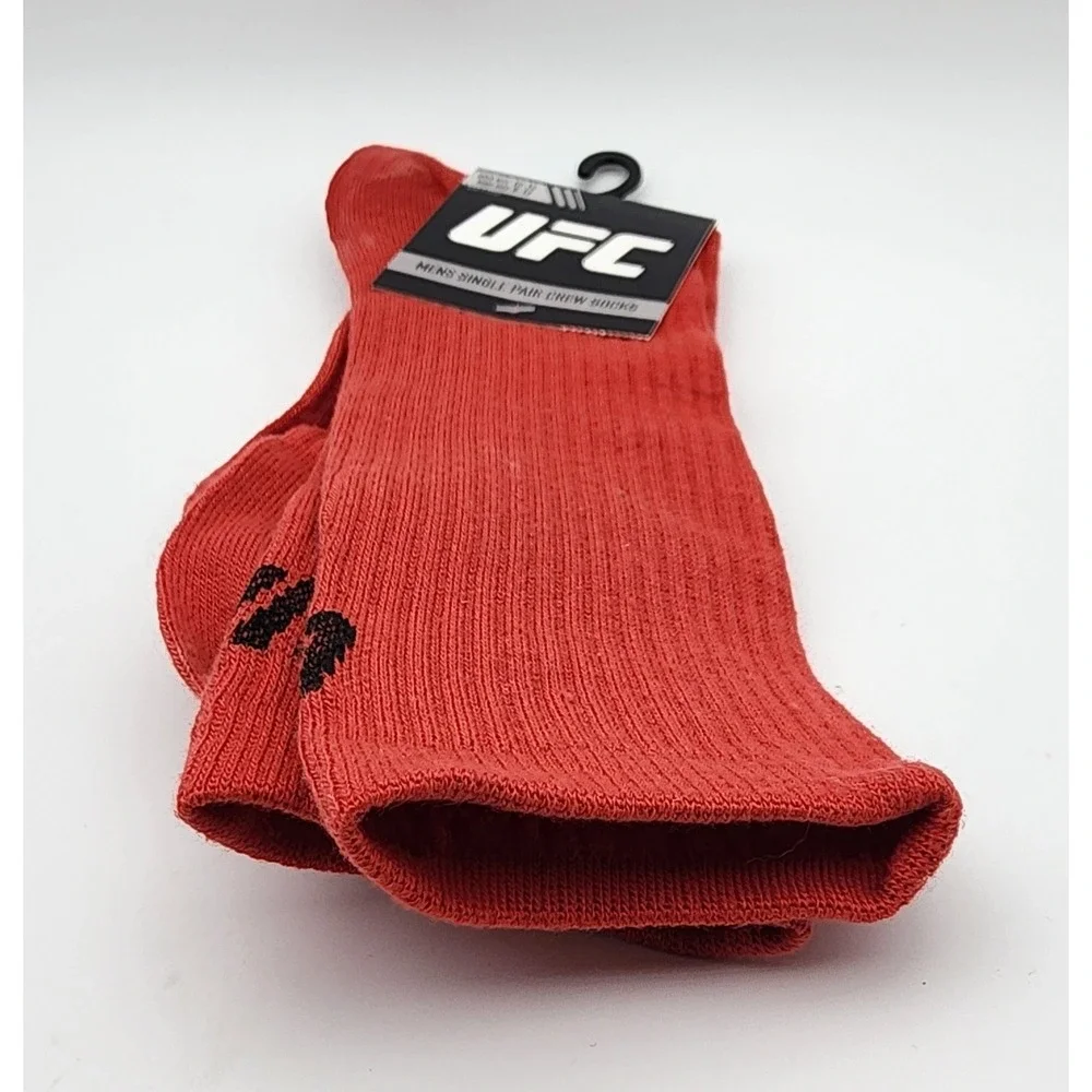 UFC Adult Mens Size 6-12 Red Crew Socks 1 PAIR‎ NEW